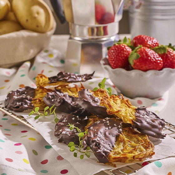 Enjambres de Papas Fritas Cubiertas de Chocolate